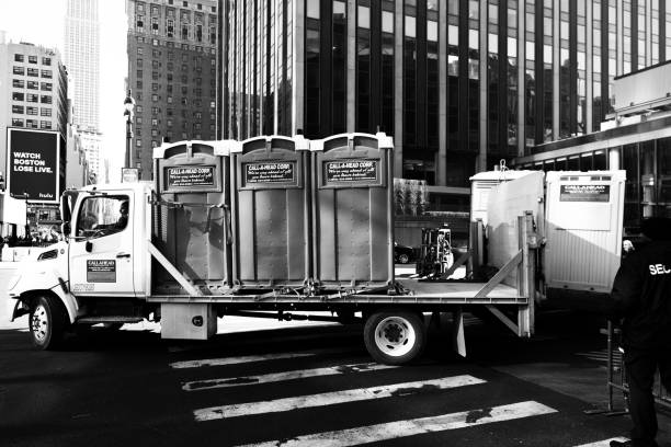 Best Porta potty delivery and setup  in Ashtabula, OH